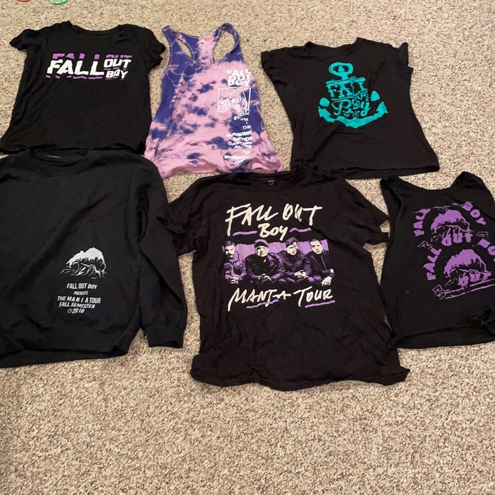 Bundle of fall out boy shirts and one long sleeve
